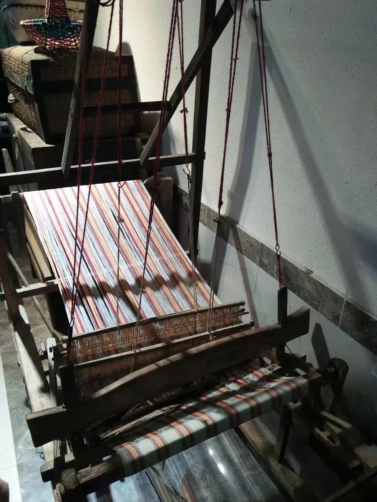 八十年代织布机(八十年代织布机图片)